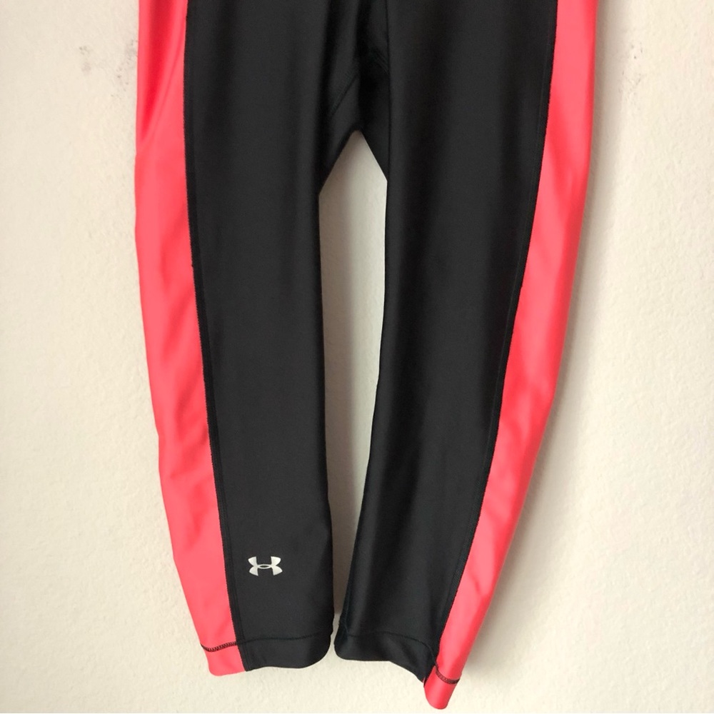 CLOSEOUT \Under Armour\• Compression Crop Leggings - Picture 4 of 16